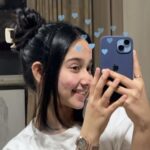 Deshna Dugad Instagram - Mirror 🪞❤️ Which selfie is your fav ?! Mine is the last one 😜 . . #deshna #deshnadugad