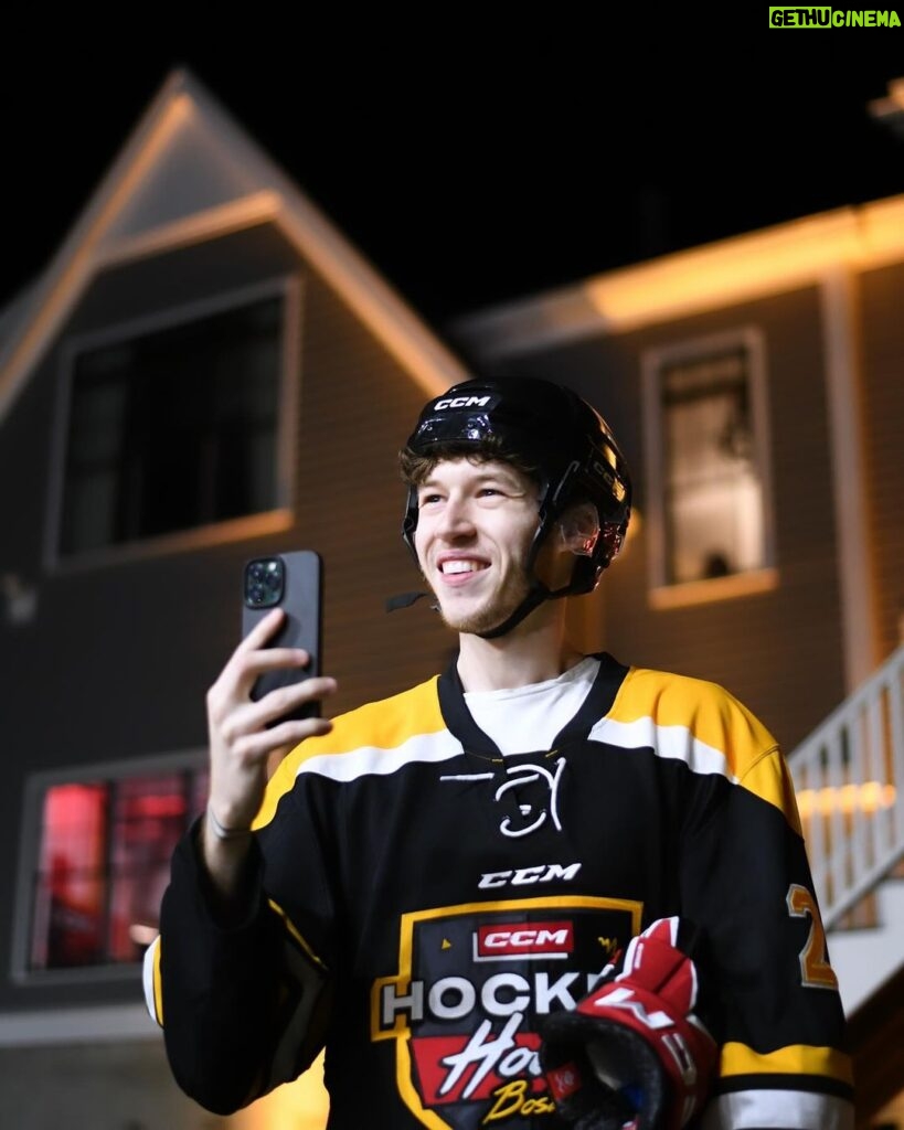 Devin Druid Instagram - Had such an awesome time at this year’s @ccmhockey #HockeyHouse 🥳 Met some amazing people, ate delicious food, and of course got some insane ice time. Huge thanks to all of my friends for making this possible and taking such good care of me! @ccmhockey @away @btrain_17 @sterlingbeaumon @sparxhockey