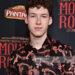 Devin Druid Instagram - Voulez-vous coucher avec moi, ce soir? Gitchie, gitchie, ya-ya, da-da 😍 @anniemarie just casually a goddess as usual 😍 @moulinrougebway Hollywood Pantages Theatre