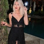 Devon Windsor Instagram – When the wine matches the lip and the nails 🍷💋