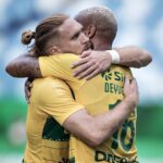 Deyverson Instagram - Deus sabe de todas as coisas. Muito feliz em balançar as redes duas vezes e contribuir com a vitória da equipe. Fico feliz pelos meus companheiros também deixarem suas marcas! Que Deus siga abençoado vocês! Parabéns a todo nosso grupo, a vitória é de todos! Vamos, juntos! 🙏🏼😉 @cuiabaec