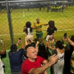 Deyverson Instagram - “Se, porém, não agrada a vocês servir ao Senhor, esco­lham hoje a quem irão servir, se aos deuses que os seus antepassados serviram além do Eufrates, ou aos deuses dos amorreus, em cuja terra vocês estão vivendo. Mas eu e a minha família servi­remos ao Senhor.” (Josué 24:15)