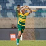Deyverson Instagram - Apesar do resultado, seguimos com garra! Parabéns à torcida pelo apoio incansável. Continuamos determinados para os próximos desafios! Seguimos, @cuiabaec! 🔰💪