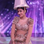 Dhanashree Verma Instagram - The Lamp of the year that will always bring light in your lives 😂🤍🚀💪🏻 Costume Drama toh humne Bohot seriously le liya 😂 Do watch our performance tonight and VOTING LINES WILL BE OPEN TONIGHT 9:30 pm to 12 am On SonyLiv app #jhalakdikhlajaa
