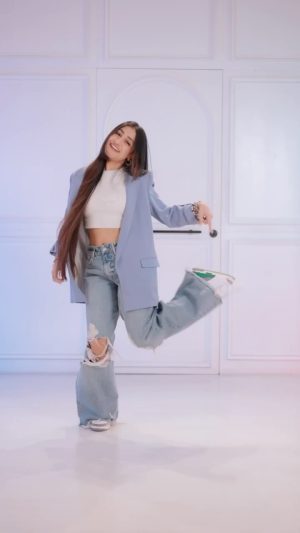 Dhanashree Verma Instagram - Pay Pay Pay Na - the soundtrack for all your payments.🤑

Check out this cool PayZapp hookstep, recreate karo aur share karo. 

 
Here’s how:
•⁠ Recreate the PayZapp hookstep and post a reel on Instagram
•⁠ Follow and tag @hdfcbank in your post
•⁠ ⁠Don’t forget to mention #PayZappHookstep and #HDFCBank in caption. Challenge two of your friends to join the craze!👯

#ContestAlert #Contest #ContestIndia #contestalertindia #contests #Ad