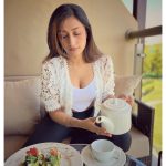 Dhanashree Verma Instagram - When chatur chahal willingly clicks my pictures at the breaky table 🫡📸💕