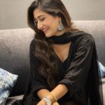 Dhanashree Verma Instagram - Sending out some beautiful positive energy 🖤 Outfit: Thank you @needlecraft.lucknowikurti Hair: @hairbyswatitare14 Earrings: @ghazala.khan.raaz
