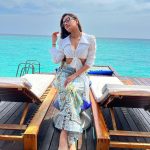 Dhanashree Verma Instagram - Just another day 🐚 smiling, posing and of course tying my hair all the time 🤷🏻‍♀️ W Maldives