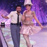 Dhanashree Verma Instagram - The Lamp of the year that will always bring light in your lives 😂🤍🚀💪🏻 Costume Drama toh humne Bohot seriously le liya 😂 Do watch our performance tonight and VOTING LINES WILL BE OPEN TONIGHT 9:30 pm to 12 am On SonyLiv app #jhalakdikhlajaa