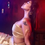 Dharsha Gupta Instagram - 🤍நல்லவனாய் இரு. ஆனால் அதை நிரூபிக்க முயற்சிக்காதே. அதைவிட பெரிய முட்டாள்தனம் வேறு எதுவும் இல்லை🤍