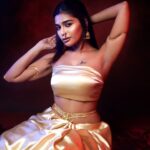 Dharsha Gupta Instagram - 🤍நல்லவனாய் இரு. ஆனால் அதை நிரூபிக்க முயற்சிக்காதே. அதைவிட பெரிய முட்டாள்தனம் வேறு எதுவும் இல்லை🤍