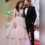 Dheeraj Dhoopar Instagram - खुदा से सबकुछ माँग लिया, तूझे माँग कर! अब हाथ नहीं उठते मेरे, इस दुआ के बाद! 💫 Shayari by our wonderful writer @sameer_ali_siddiqi sir 🙏🏻 Choose your favourite hashtag - #sumann or #sunnat ✌🏻 #zeetv #rabsehaidua #studiolsd