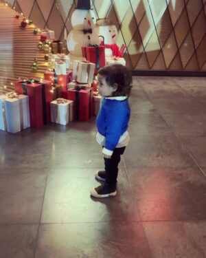 Dheeraj Dhoopar Instagram - The kind of content you make when you are travelling with a child. 😍♥️