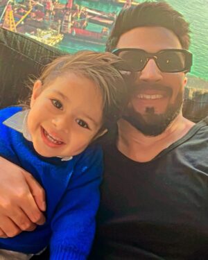 Dheeraj Dhoopar Instagram - The kind of content you make when you are travelling with a child. 😍♥️