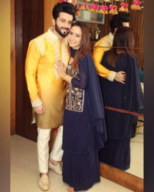Dheeraj Dhoopar Instagram - My Happy Diwali ♥️

Kurta by my favourite @bharat_reshma