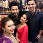 Dheeraj Dhoopar Instagram - Happy Diwali with my lovelies ♥️ Kurta by @bharat_reshma ♥️