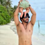 Dheeraj Dhoopar Instagram - When I hold you, life makes sense ♥️ #Zayn Villa Park, Maldives
