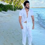 Dheeraj Dhoopar Instagram - White Stallion. 🐎 Villa Park, Maldives