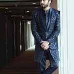Dheeraj Dhoopar Instagram - Do you believe in love at first sight, or should I walk by again ?