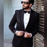 Dheeraj Dhoopar Instagram - Do you believe in love at first sight, or should I walk by again ? Wearing : @bharat_reshma for Rab Se Hai Dua !