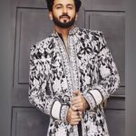 Dheeraj Dhoopar Instagram - Wanna make a deal with the devil ? 😈 Styled by : @sacorina Sherwani : @bharat_reshma