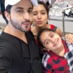 Dheeraj Dhoopar Instagram - Told you not to grow up so fast, you didn’t listen 🤦🏻‍♀️ But you grew up into this lovely human being that we can’t complain ❤️🧿 It’s not unknown to you & the world that we love you to bits .. you will always be our baby girl not matter how old & tall you grow !!! Happy birthday @arorasamaira29 ❤️❤️ Now move in with us na please !?!