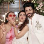 Dheeraj Dhoopar Instagram - Told you not to grow up so fast, you didn’t listen 🤦🏻‍♀️ But you grew up into this lovely human being that we can’t complain ❤️🧿 It’s not unknown to you & the world that we love you to bits .. you will always be our baby girl not matter how old & tall you grow !!! Happy birthday @arorasamaira29 ❤️❤️ Now move in with us na please !?!