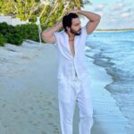 Dheeraj Dhoopar Instagram - White Stallion. 🐎 Villa Park, Maldives