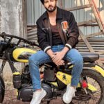 Dheeraj Dhoopar Instagram - 🐣