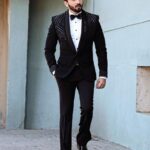 Dheeraj Dhoopar Instagram - Do you believe in love at first sight, or should I walk by again ? Wearing : @bharat_reshma for Rab Se Hai Dua !