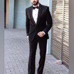 Dheeraj Dhoopar Instagram - Do you believe in love at first sight, or should I walk by again ? Wearing : @bharat_reshma for Rab Se Hai Dua !