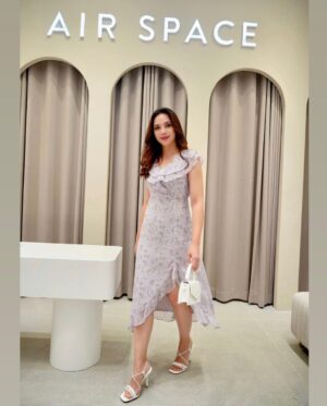 Diana Danielle Instagram - You only regret the photos you didn’t take 😉 OOTD wearing @airspace_mysg & @airspacetaiwan

You guys boleh join Merdeka Sale sekarang - available online dan di physical store!
🛒 Beli 2 untuk 15% OFF untuk semua barang
🛒 Free Shipping kalau beli online
🛒 70% OFF Summer Sale online juga
Beli dengan code <DIANA20> utk diskaun RM20 dengan pembelian min RM150 online shj.
*T&C.
#asxme #AIRSPACEMalaysia