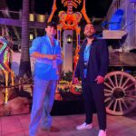 Diego Tinoco Instagram - “Hijo, nos puedes llevar a los estudios universales plz?” 🥺❤️ Gracias por la aventura @horrornights @raul_bllamas 👻 Los Angeles, California