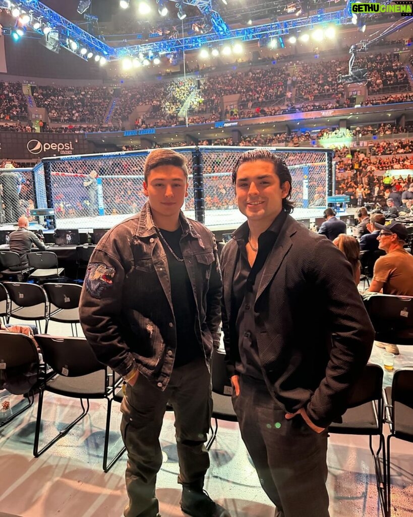 Diego Tinoco Instagram - The only hotel I’ll ever stay at in México City! @wmexicocity & tnx @ufc for the incredible event! Shout out to @briantcity eres una gran inspiración carnal 💪🏽🇲🇽 W Mexico City