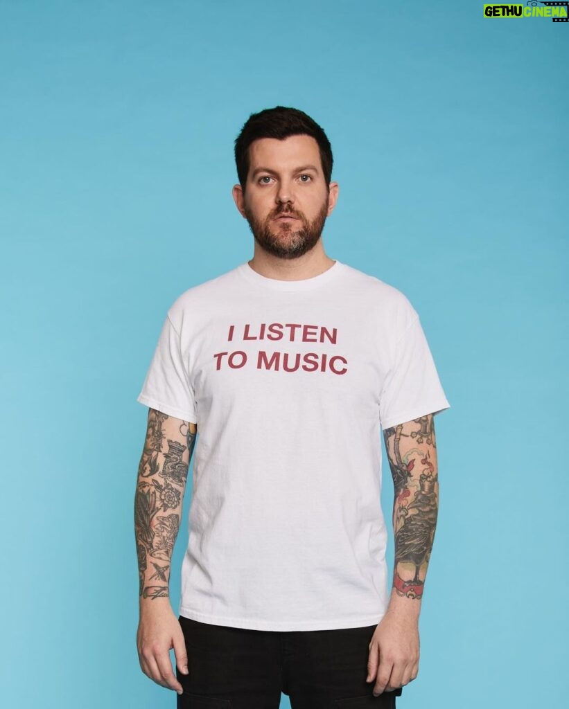 Dillon Francis Instagram - If you had 24hrs w me 😏 what would you do??!! Best answer wins a free “techno slut” shirt and worst answer wins a free “I listen to music” shirt
