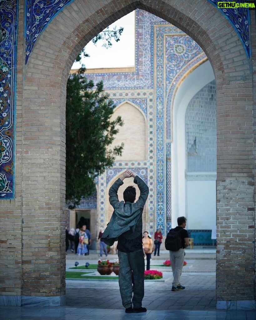 Dima Bilan Instagram - Да, я в Самарканде, в одном из самых древних городов мира! Основан в 8 веке до нашей эры! Рад быть гостем здесь, невероятная красота! Восток 🙌🏻 #Узбекистан, спасибо за гостеприимство!) #билан #димабилан Samarkand, Uzbekistan
