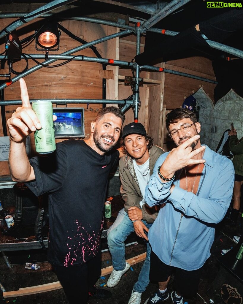 Dimitri Vegas Instagram - Happy Birthday to the third Thivaios brother @nickroyaards 🎂 Words can’t describe our love for you and and so proud of all the crazy things we’ve achieved together 🙏❤️ Here’s to over 10 years of memories we’ve shared and to countless more years of friendship, laughter and amplifying dreams 🍾