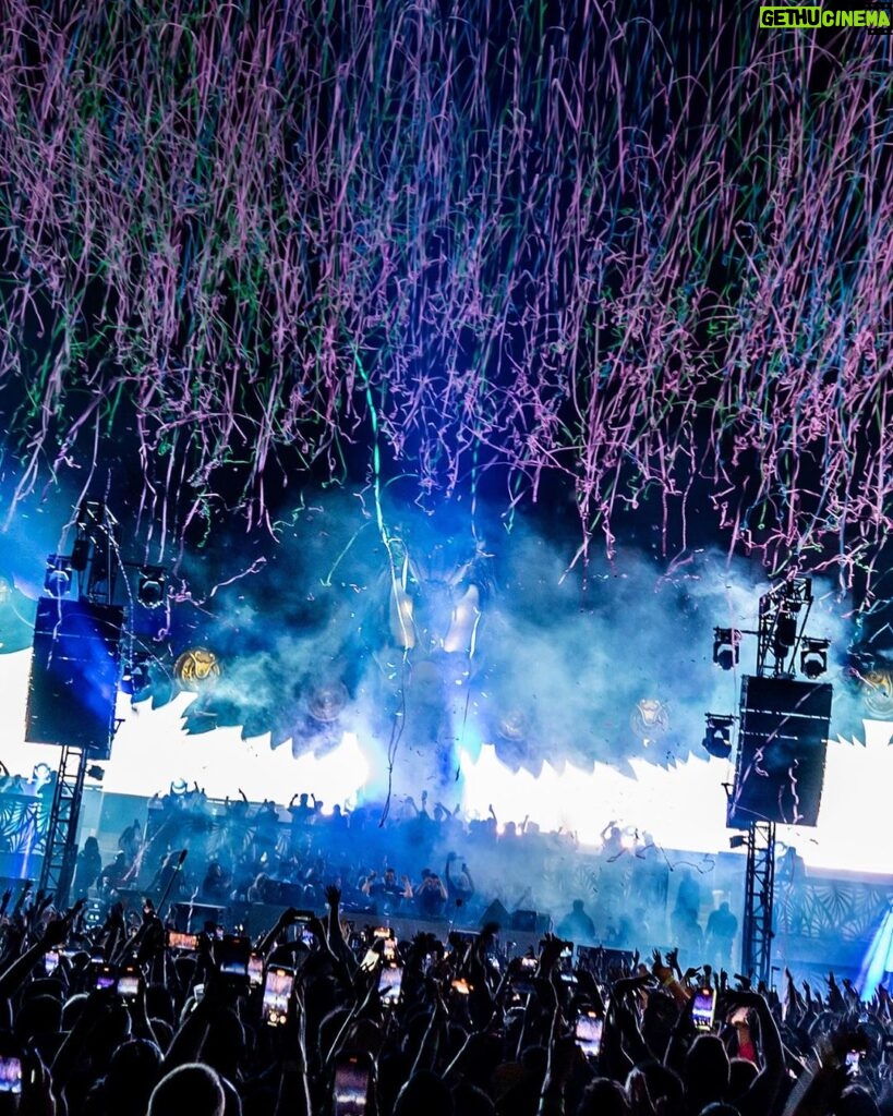 Dimitri Vegas Instagram - Tomorrowland presents: @dimitrivegasandlikemike at @terrasolisdubai. A sold out night filled with infectious energy that ignited the crowd. Terra Solis Dubai