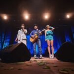 Diogo Melim Instagram - finalzin de tardeee… vibe que nunca decepciona é a dessa rapaziada linda de Goiânia, vcs quebraram tudo mais uma vez. esse fds tem show em Novo Hamburgo, Porto Alegre e SP, vamo? valeu é noix tmj bjoww #TurneQuintal 🌳🚪