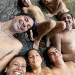 Dira Paes Instagram - Uma das maiores heranças que podemos deixar para nossos filhos, é o respeito, cuidado e amor pela natureza, pelas águas, por cada planta no chão. Sou abençoada com uma família que entende o real significado e importância de valorizar nossas riquezas naturais. Deixem seus filhos pisar no chão, sujar de terra, mergulhar nos rios, banhar nas cachoeiras. Quem se conecta com toda forma de vida, preserva e cuida do futuro. 💚 Floresta da Tijuca