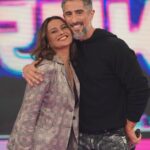 Dira Paes Instagram - Sábado tem estreia no @caldeiraocommion e eu tô lá rindo e me divertindo muito (já dá pra ver nas fotos, né?). O #Caldeirokê é o novo quadro do @marcosmion e tá bom demais. Não percam!!! 😅🤍