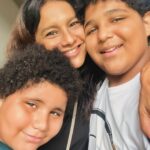 Dira Paes Instagram - Esses são meus novos bebês! Meus filhotes em “Pablo e Luizão”, nova série do @globoplay/@tvglobo, sobre as histórias deliciosas da família do @paulovieira.oficial. Vamos começar a gravar logo logo, mas já quero apresentar a vocês, esses lindos @yvesmigueloficial e @joaopedroator. Faremos muitas cenas divertidas e emocionantes juntos.