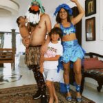 Dira Paes Instagram - Eu sou o Carnaval em cada esquina... Carnaval é o povo, é a rua, é a avenida, é o brilho, o batuque, a família, os amigos, os desconhecidos, é o abacaxi sacando dinheiro, é a sereia retocando a maquiagem, é o ambulante passando com o pesado, é escola evoluindo, é a bateria tocando, são as musas sambando, é a velha guarda, são as novas gerações, é dormir cansada e acordar pra mais. Viva a maior festa popular do mundo! ❤️