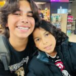 Dira Paes Instagram - A gente cria filho pro mundo e me orgulha muito ver o Inácio seguindo em frente e desbravando novas histórias, culturas, línguas. É um privilégio podermos proporcionar essa vivência que não tive com sua idade. A saudade aqui já aperta, mas a felicidade e confiança me tranquilizam. Aproveite tudo que essa experiência pode te oferecer, meu menino.
