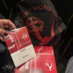 Dira Paes Instagram - Ontem, todos os indicados ao Emmy Internacional receberam uma medalha por participar do evento. Quanto orgulho ver tantos amigos e colegas recebendo essa honraria, sendo reconhecidos pelo trabalho que fazemos pela cultura e tradições do nosso país, como as novelas #Pantanal e #CaraECoragem, que agora estão no mundo. Segunda-feira saberemos qual a melhor telenovela do mundo. Vivaaaa!!! 👏🏽♥️
