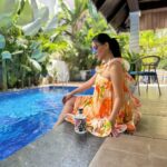 Divya Agarwal Instagram - Enjoying some poolside bliss🧡 Anyone who’s been to my home knows how many different kinds of gin there are in my bar- a lot of that is thanks to Apurva. This time, I took back a special gin from Goa for HIM to try. I was curious the second I heard the name- @terrysentme 🍹 As expected, this delicious gin has become a treasured part of our collection. Must try, highly recommended! Wearing - @mandirawirkhq Location - @viostays