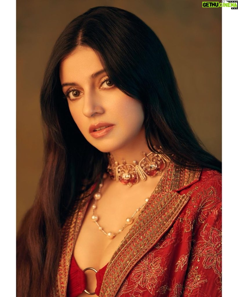 Divya Khosla Kumar Instagram - Bin taaro ke woh baatein bologe kisse more Piya ❣️ #jiomamimumbaifilmfestival2023 #MumbaiFilmFestival2023 #divyakhoslakumar