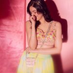 Divya Khosla Kumar Instagram - YAARIYAN 2 ✌🏻 : Laadli aapko milne ke liye excited hai 💃🏻 20 October book karlooooooo
