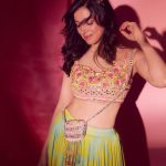 Divya Khosla Kumar Instagram - YAARIYAN 2 ✌🏻 : Laadli aapko milne ke liye excited hai 💃🏻 20 October book karlooooooo