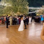 Doğa Rutkay Instagram - Pek kıymetli başkanımız Tunç Soyer, kıymetli eşi Neptün hanım , herkesin kalemine hayran olduğu Ataol Behramoğlu ve Kerimcan’la , biricik Duygu’nun düğününden bir kare… Benim içinse ; çocukluğumun yazlarını hiç unutturmayan Seferihisar günlerimin en güzel insanları ;Tunç abim ve Neptün ablam. Şiirleriyle Ankara’daki evimizi büyüleyen Ataol abim… Gelinimiz Duygu; Piraye kadardı onu tanıdığımda… Şimdi evleniyor , bu günü birlikte yaşamak eşsiz bir mutluluk… hayat çok güzel… Hep mutlu olun Duygu💕 🙏🏼❤️🩵🧿💫🌟 Yelki, Güzelbahçe